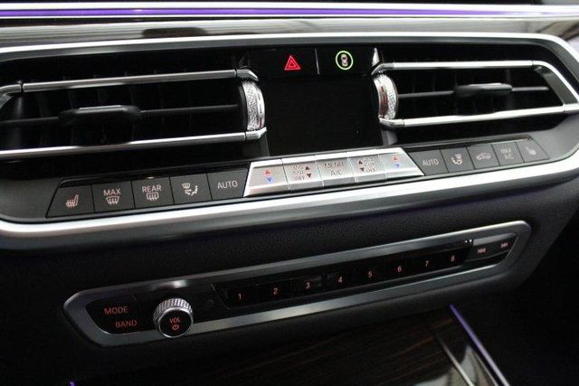  2019 BMW X7 xDrive50i For Sale Specifications, Price and Images