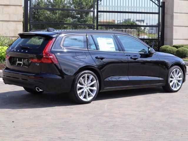  2020 Volvo V60 T5 Momentum For Sale Specifications, Price and Images