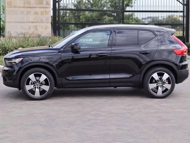  2019 Volvo XC40 T5 Momentum For Sale Specifications, Price and Images