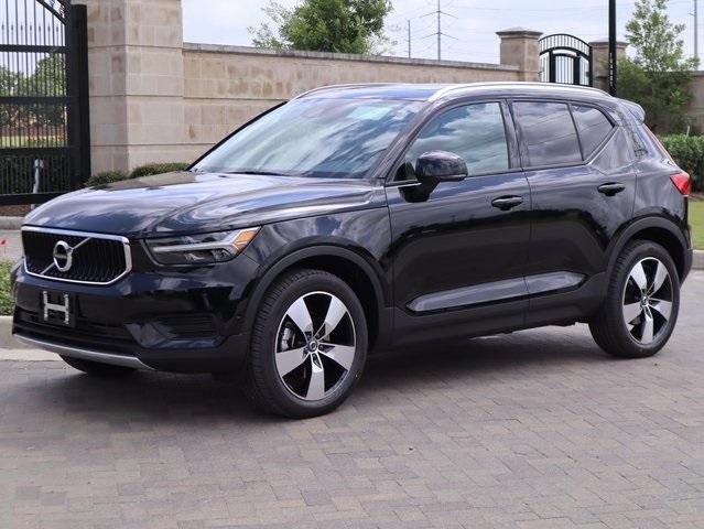  2019 Volvo XC40 T5 Momentum For Sale Specifications, Price and Images