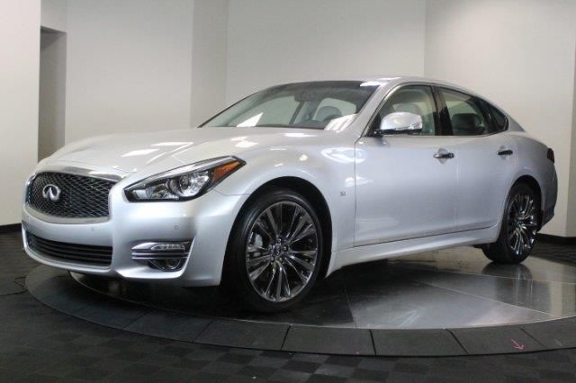  2019 INFINITI Q70 3.7 LUXE For Sale Specifications, Price and Images