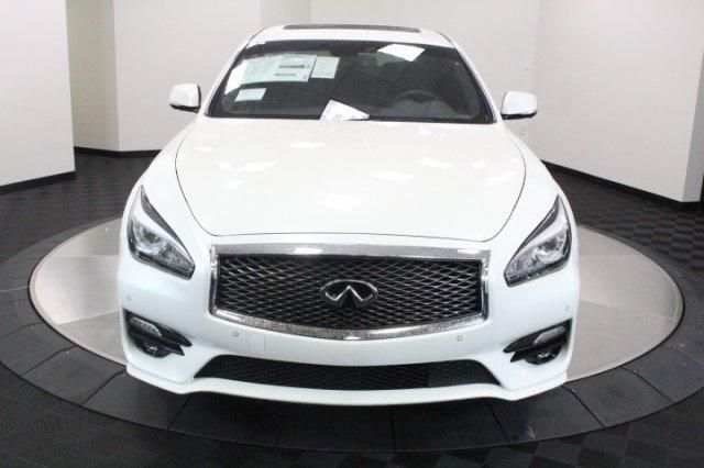  2019 INFINITI Q70 3.7 LUXE For Sale Specifications, Price and Images
