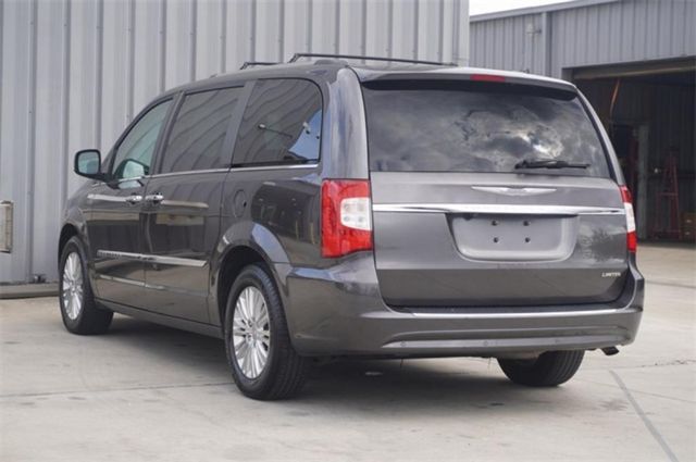  2016 Chrysler Town & Country Limited For Sale Specifications, Price and Images