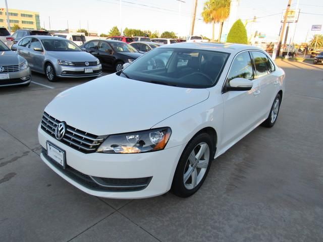  2013 Volkswagen Passat 2.0 TDI SE For Sale Specifications, Price and Images