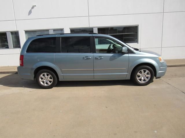  2009 Chrysler Town & Country Touring For Sale Specifications, Price and Images