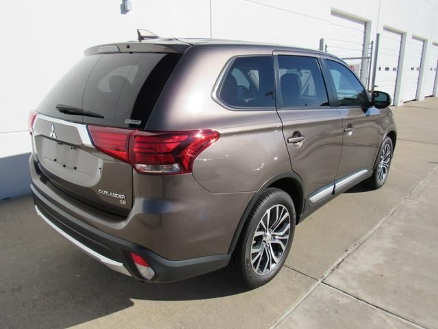  2018 Mitsubishi Outlander SE For Sale Specifications, Price and Images
