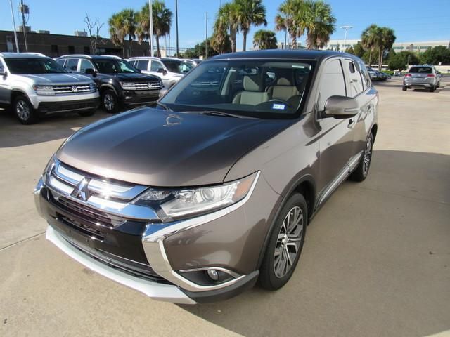  2018 Mitsubishi Outlander SE For Sale Specifications, Price and Images