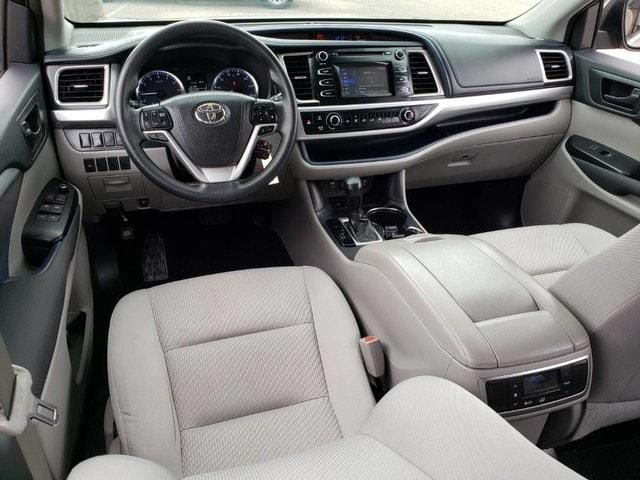  2017 Toyota Highlander LE Plus For Sale Specifications, Price and Images