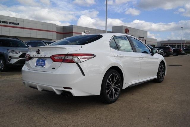  2020 Toyota Camry SE For Sale Specifications, Price and Images