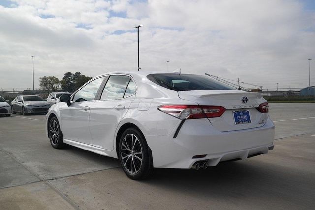  2020 Toyota Camry Hybrid SE For Sale Specifications, Price and Images