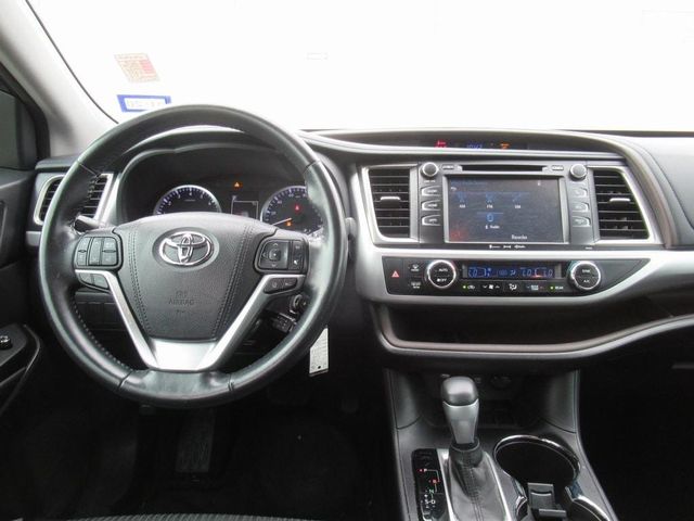  2017 Toyota Highlander LE Plus For Sale Specifications, Price and Images