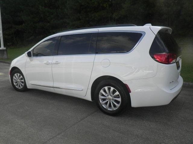  2017 Chrysler Pacifica Touring-L For Sale Specifications, Price and Images