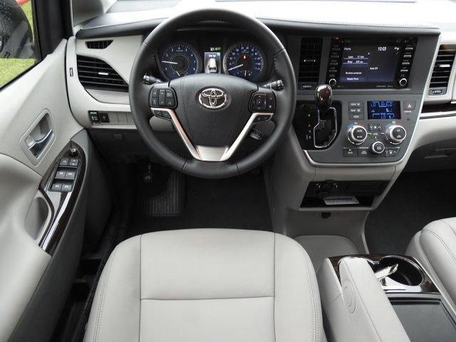  2020 Toyota Sienna XLE Auto Access Seat For Sale Specifications, Price and Images
