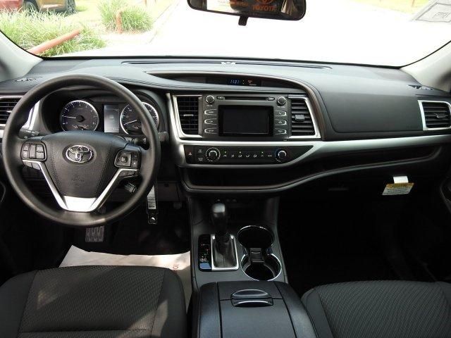  2019 Toyota Highlander LE For Sale Specifications, Price and Images