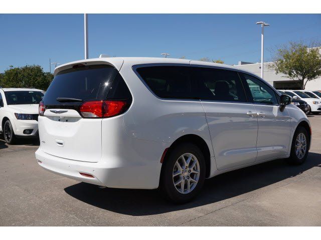  2020 Chrysler Voyager LX For Sale Specifications, Price and Images