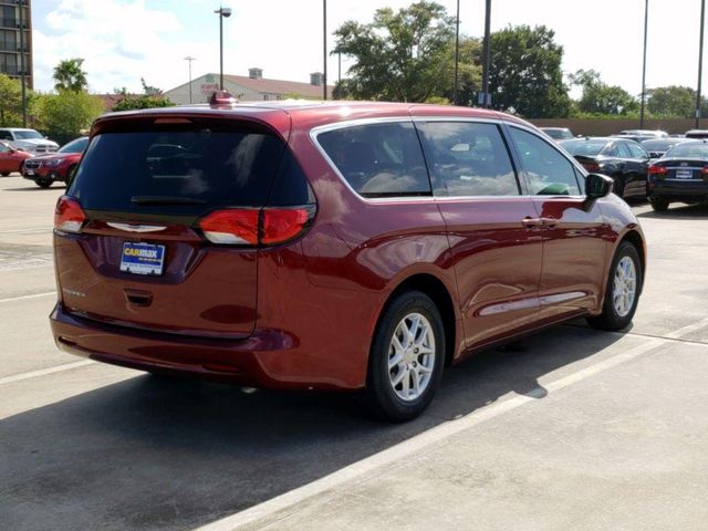  2017 Chrysler Pacifica LX For Sale Specifications, Price and Images