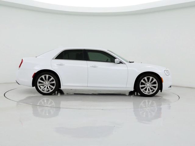  2018 Chrysler 300 Touring For Sale Specifications, Price and Images