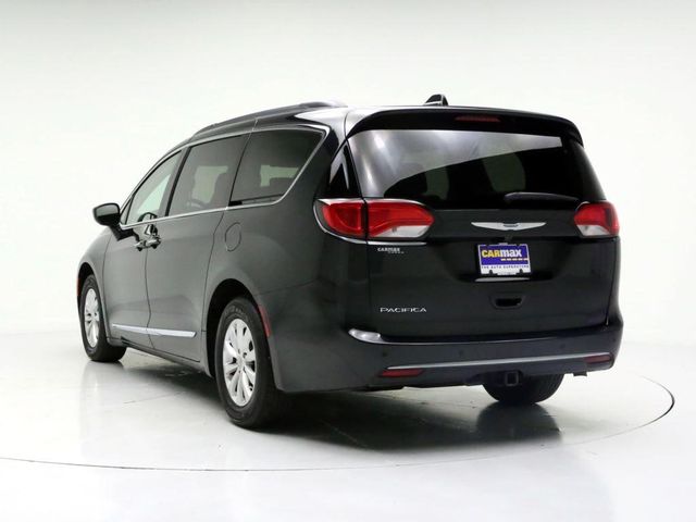  2017 Chrysler Pacifica Touring-L For Sale Specifications, Price and Images