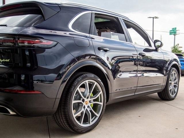  2019 Porsche Cayenne E-Hybrid Base For Sale Specifications, Price and Images