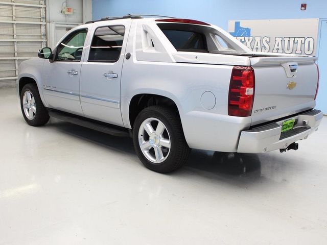  2013 Chevrolet Avalanche LTZ For Sale Specifications, Price and Images