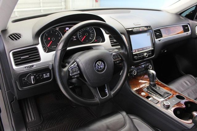 2012 Volkswagen Touareg TDI For Sale Specifications, Price and Images