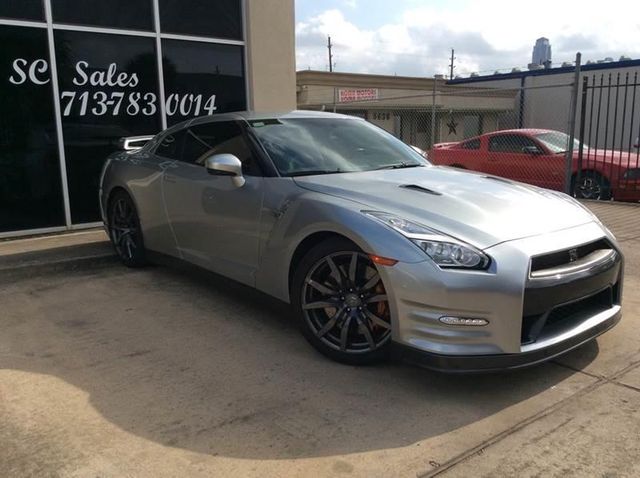  2015 Nissan GT-R Premium For Sale Specifications, Price and Images
