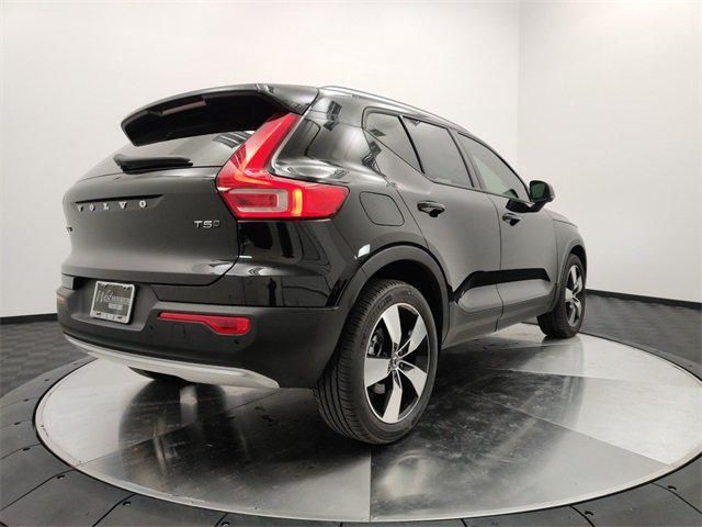  2020 Volvo XC40 T5 AWD Momentum For Sale Specifications, Price and Images