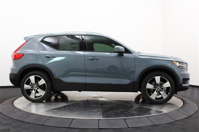  2020 Volvo XC40 T5 AWD Momentum For Sale Specifications, Price and Images