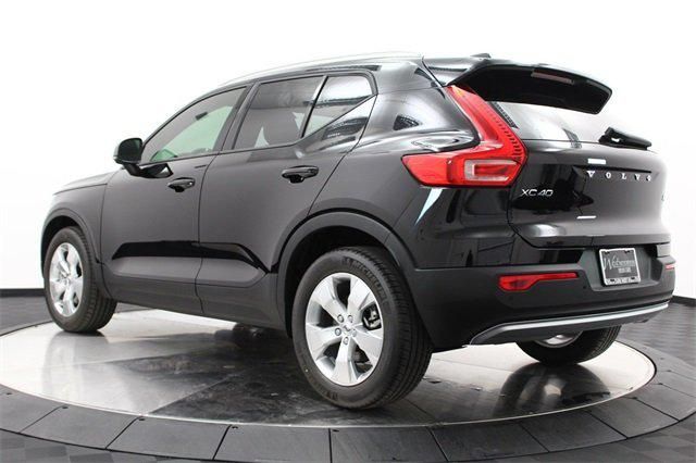  2020 Volvo XC40 Momentum For Sale Specifications, Price and Images