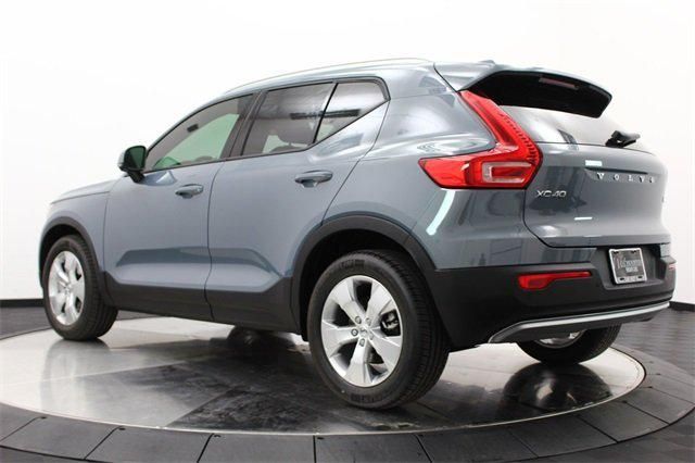  2020 Volvo XC40 Momentum For Sale Specifications, Price and Images