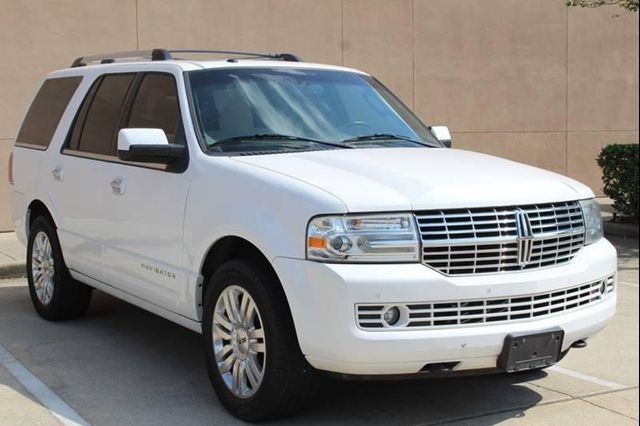  2012 Lincoln Navigator Base