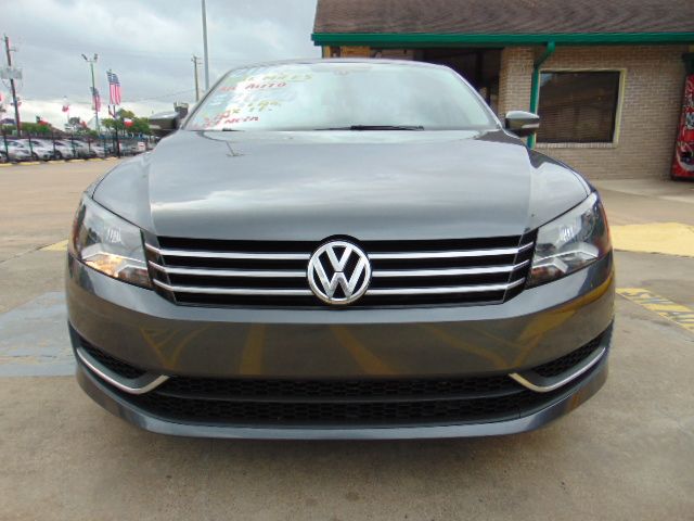  2014 Volkswagen Passat 2.5L S For Sale Specifications, Price and Images