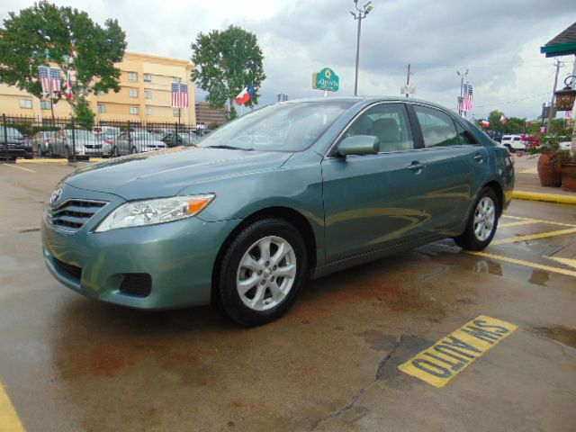  2010 Toyota Camry LE For Sale Specifications, Price and Images