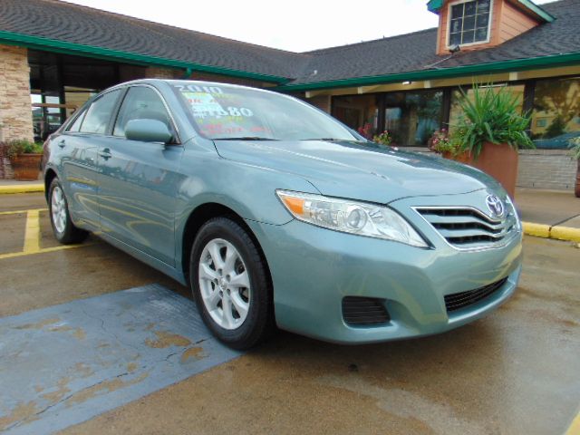  2010 Toyota Camry LE For Sale Specifications, Price and Images