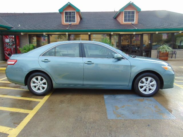  2010 Toyota Camry LE For Sale Specifications, Price and Images