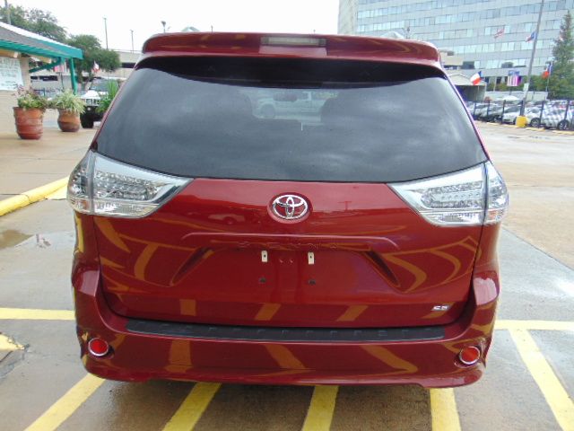  2017 Toyota Sienna SE For Sale Specifications, Price and Images