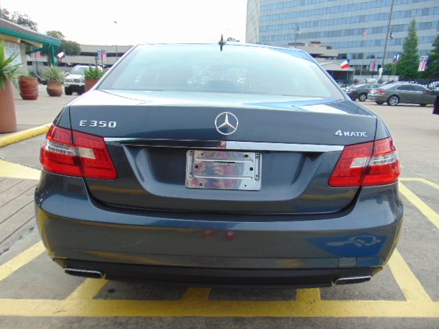  2010 Mercedes-Benz E 350 4MATIC For Sale Specifications, Price and Images