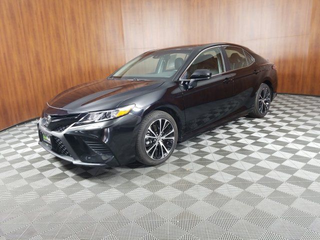  2018 Toyota Camry SE For Sale Specifications, Price and Images