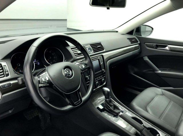  2016 Volkswagen Passat 1.8T SE PZEV