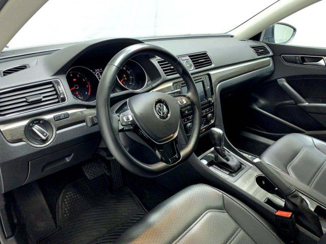  2017 Volkswagen Passat 1.8T SE