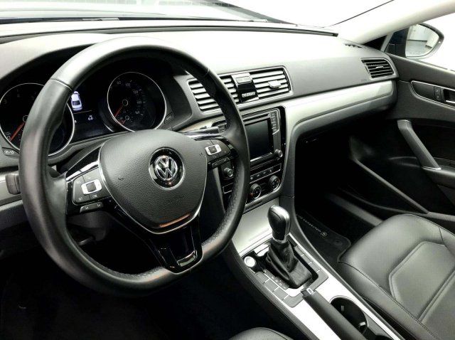  2019 Volkswagen Passat 2.0T Wolfsburg Edition