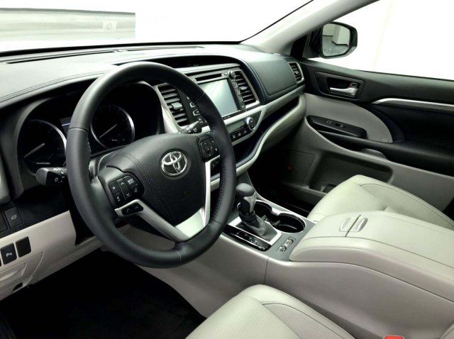  2017 Toyota Highlander Limited 4dr SUV For Sale Specifications, Price and Images