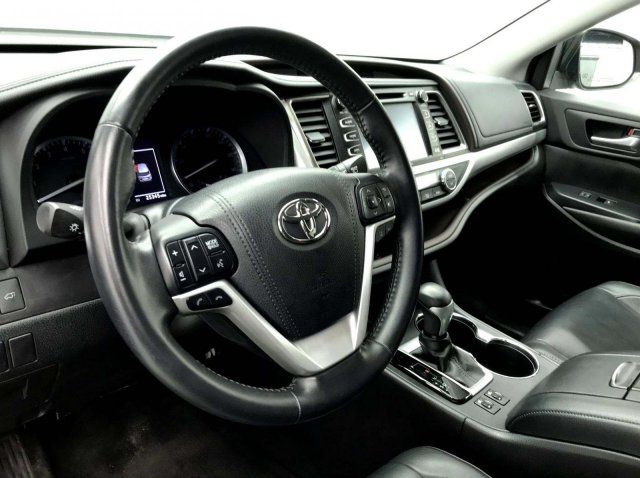  2017 Toyota Highlander AWD XLE 4dr SUV For Sale Specifications, Price and Images