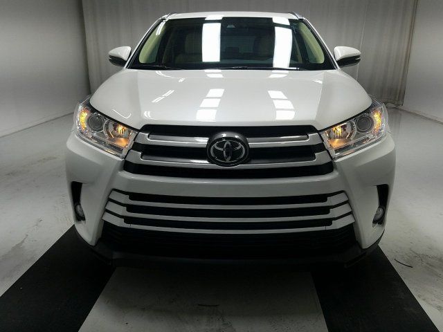  2017 Toyota Highlander XLE 4dr SUV For Sale Specifications, Price and Images