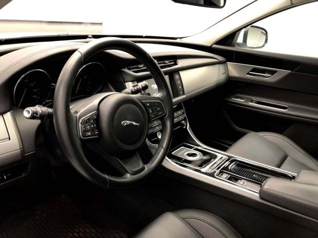  2016 Jaguar XF 35t Premium For Sale Specifications, Price and Images