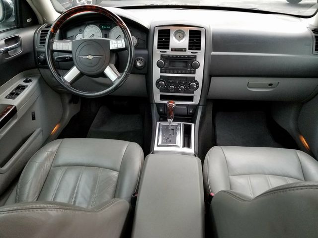  2006 Chrysler 300C Base For Sale Specifications, Price and Images