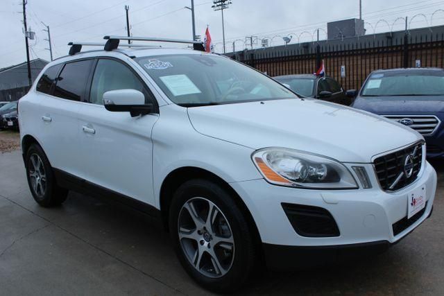  2013 Volvo XC60 T6 For Sale Specifications, Price and Images