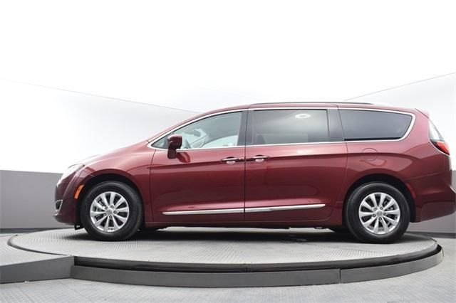  2018 Chrysler Pacifica Touring-L For Sale Specifications, Price and Images
