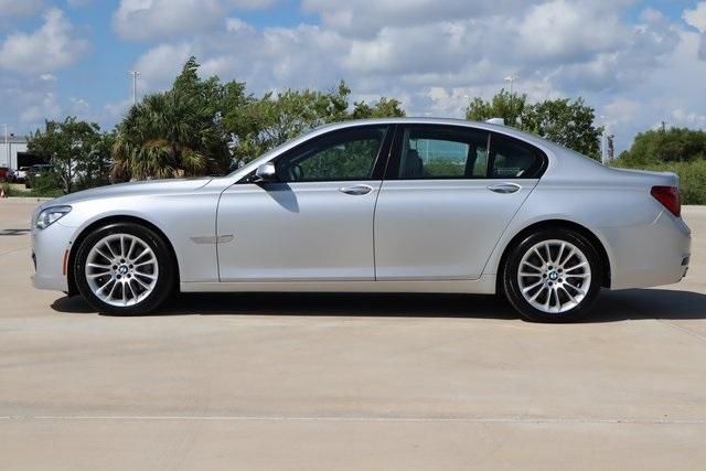  2015 BMW 750 i xDrive For Sale Specifications, Price and Images