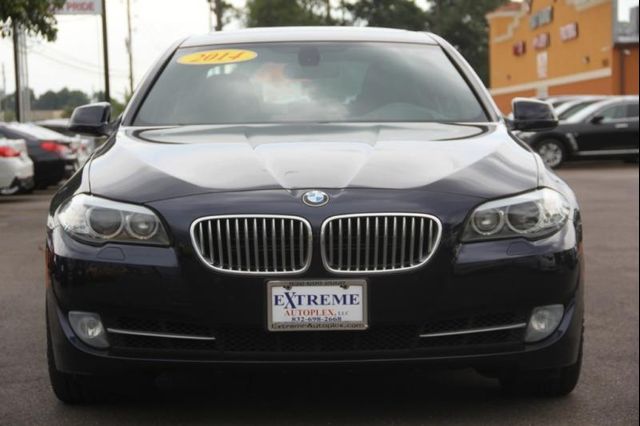  2012 BMW 550 i xDrive For Sale Specifications, Price and Images